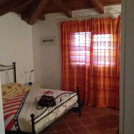 Country Village Apartment *